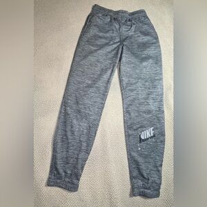 Boys NIKE THERMA FIT
Pants Size XL